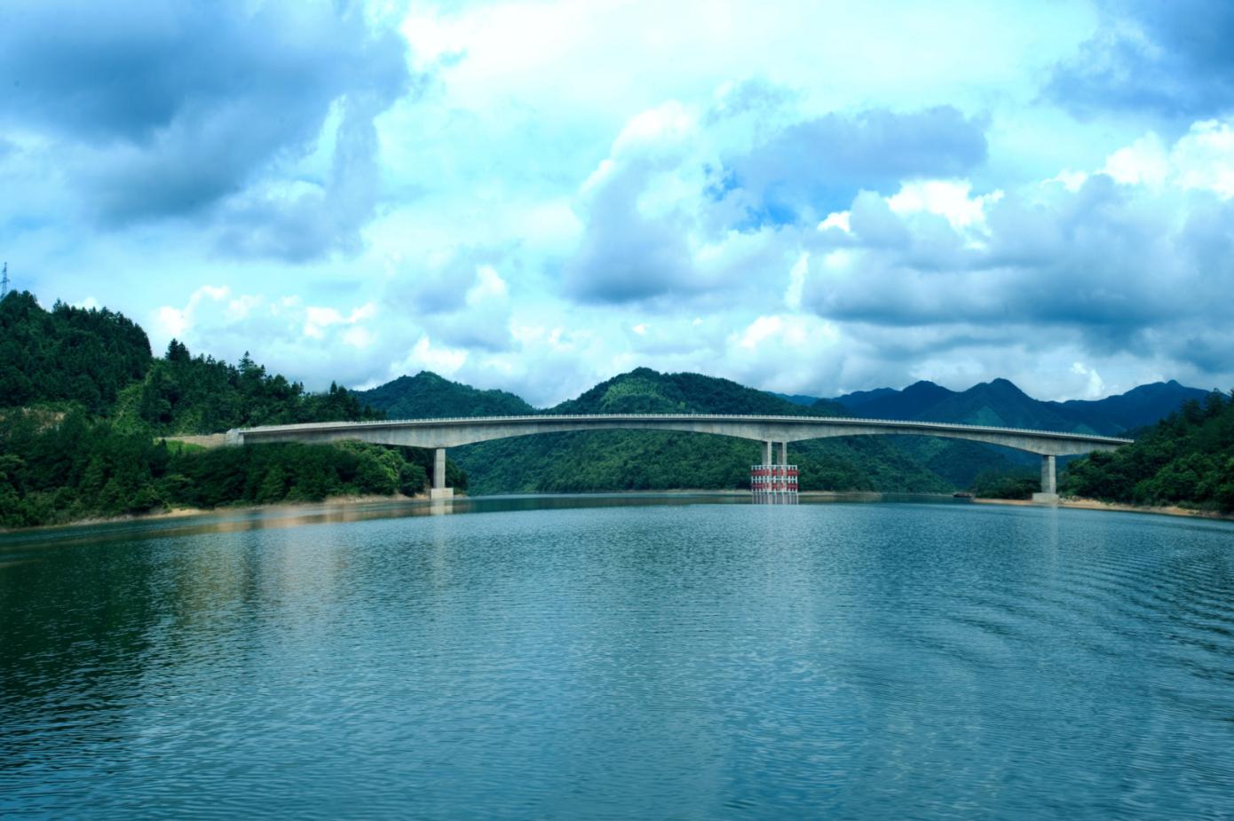 安徽322省道太平湖大桥