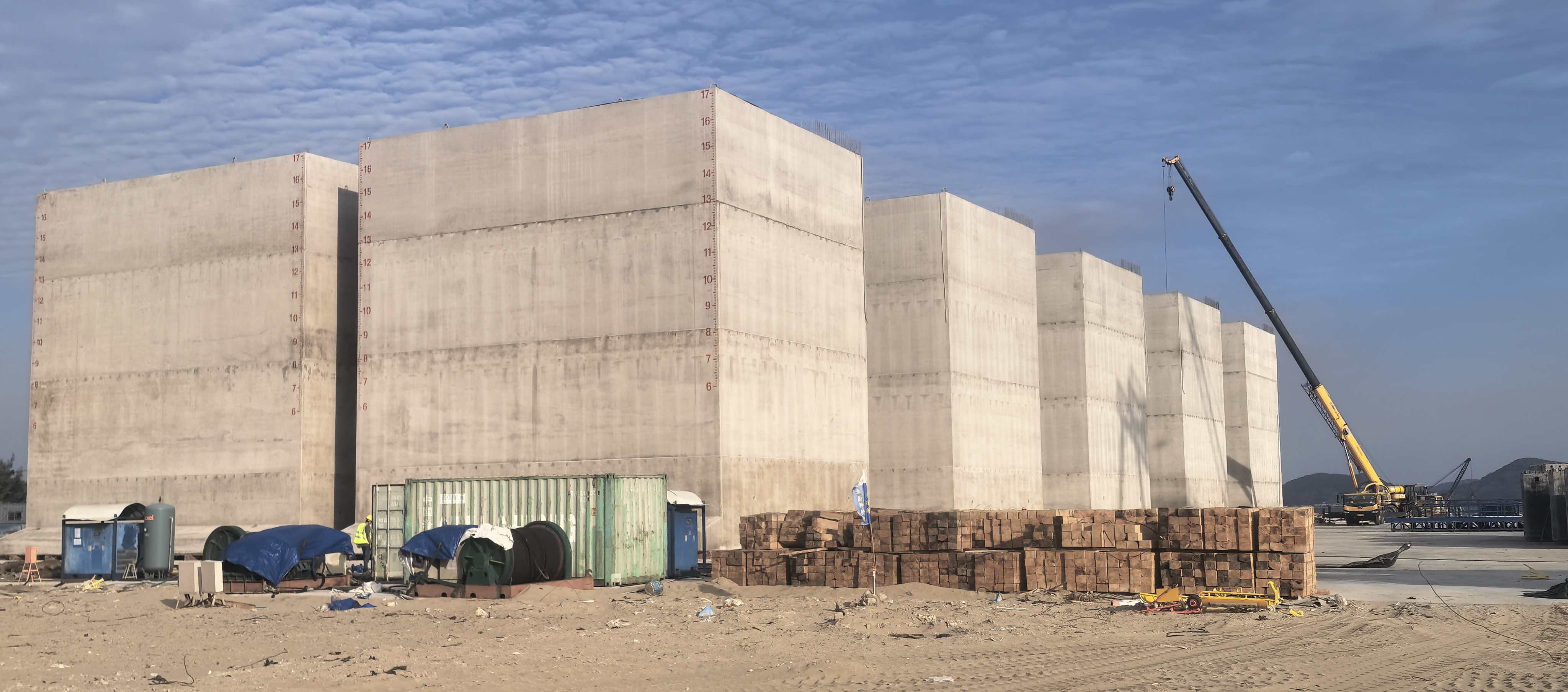 ZAMT1、2#项目（一期工程） 沉箱预制工程